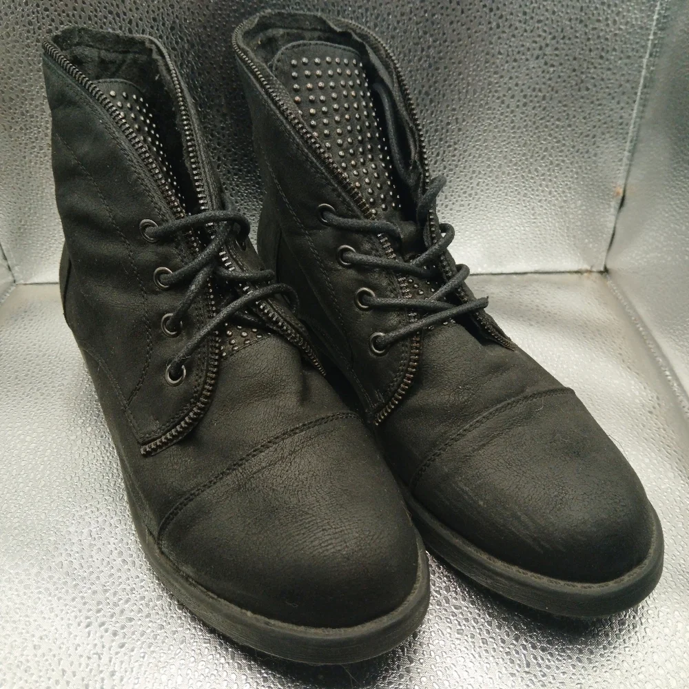 Maurices Black Lace-Up Boots Women's Size 8.5